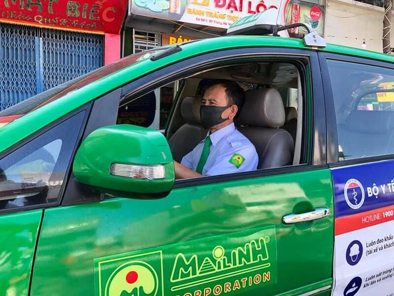 Taxi sân bay Tân Sơn Nhất đi Mũi Né: Số điện thoại & giá cước km