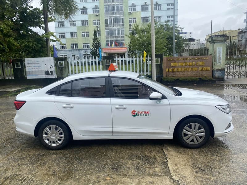 Taxi Quảng Bình: 20 Hãng xe tốt nhất & số điện thoại, giá cước