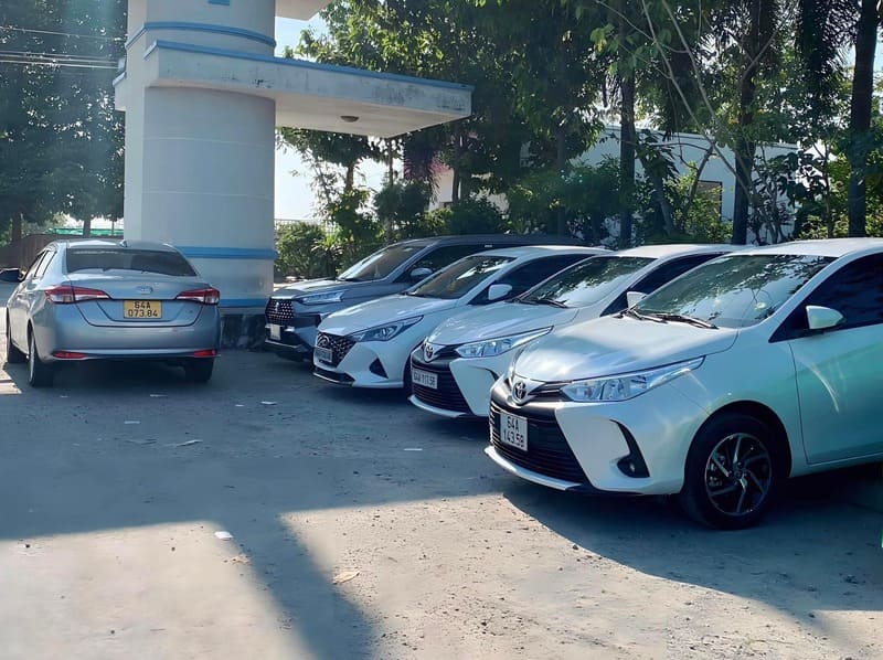 Taxi Vĩnh Long: Số điện thoại 21 hãng xe & giá cước km 4-7 chỗ